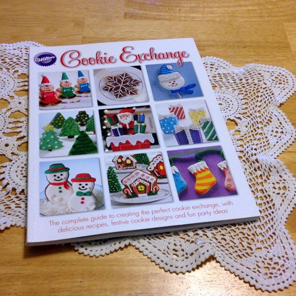 Wilton Cookie Exchange Decorating and Recipes - Picture 1 of 10